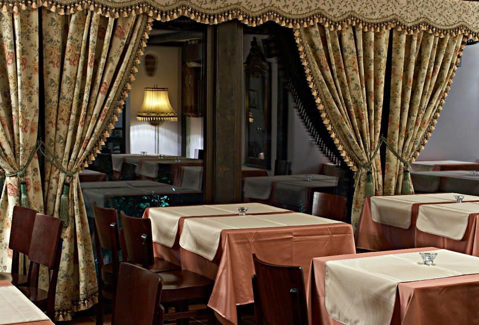 Pensiune-Restaurant Tara Luanei 萨拉他蒙蒂鲁 外观 照片