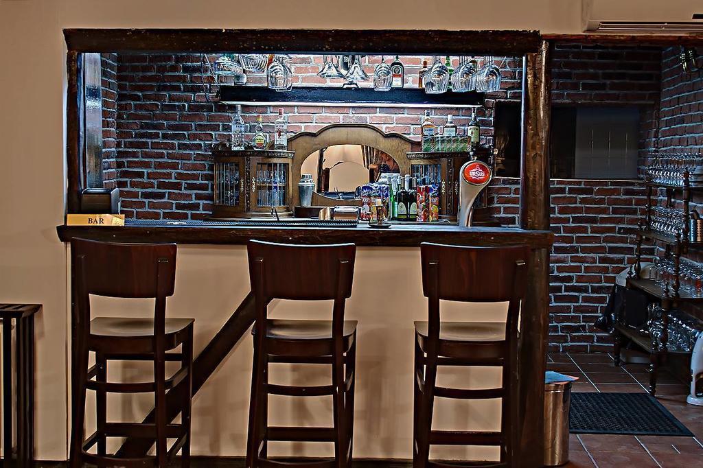 Pensiune-Restaurant Tara Luanei 萨拉他蒙蒂鲁 外观 照片