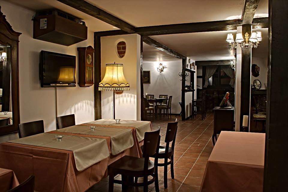 Pensiune-Restaurant Tara Luanei 萨拉他蒙蒂鲁 外观 照片
